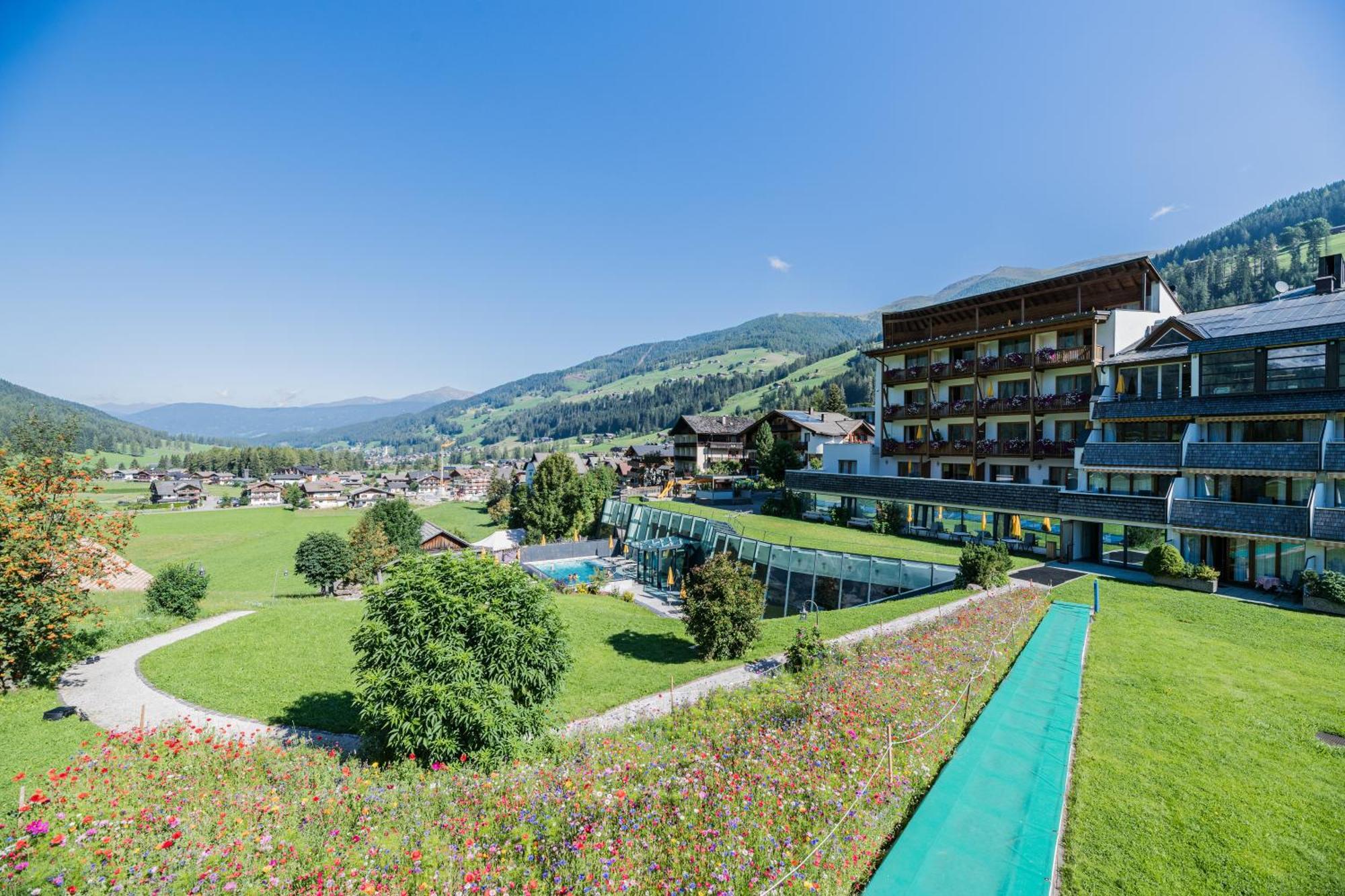 Family Resort Rainer Sexten Exterior photo
