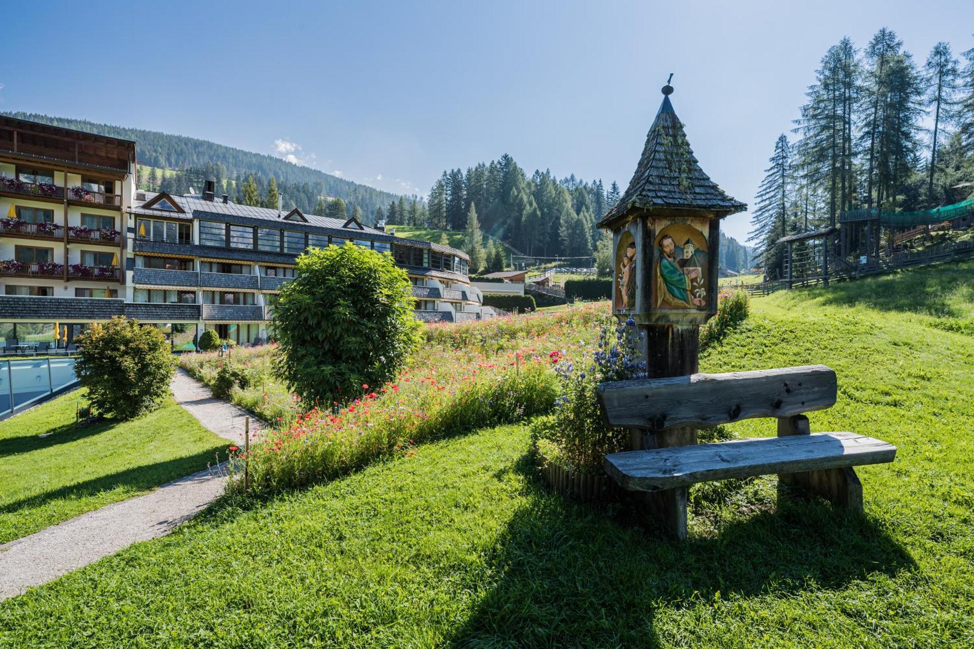 Family Resort Rainer Sexten Exterior photo