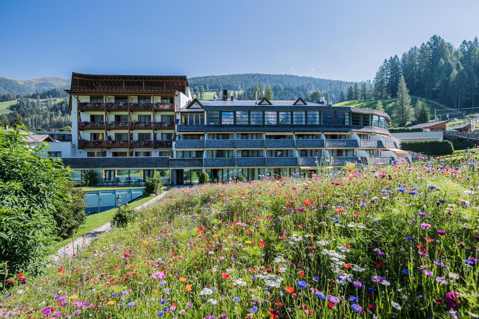 Family Resort Rainer Sexten Exterior photo